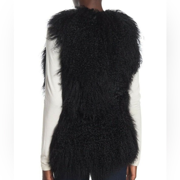 UGG Abbey Mongolian Shearling Vest - Picture 3 of 5